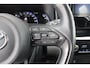 Toyota Yaris Cross 1.5 Hybrid Dynamic | KEYLESS ENTRY / START | VOORSTOELEN VERWARMD | STUUR VERWARMING | HEAD-UP DISPLAY | LED KOPLAMPEN | ADAPTIVE CRUISE CONTROL | LANE ASIST |  ELEKTRISCH BEDIENBARE ACHTERKLEP | DRAADLOOS APPLE CARPLAY | ANDROID AUTO |  ACHTERUITRIJCAMERA | DRAADLOZE TELEFOONLADER | VOORRUIT VERWARMING | 16" LICHTMETALEN VELGEN |