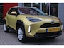 Toyota Yaris Cross 1.5 Hybrid Dynamic | KEYLESS ENTRY / START | VOORSTOELEN VERWARMD | STUUR VERWARMING | HEAD-UP DISPLAY | LED KOPLAMPEN | ADAPTIVE CRUISE CONTROL | LANE ASIST |  ELEKTRISCH BEDIENBARE ACHTERKLEP | DRAADLOOS APPLE CARPLAY | ANDROID AUTO |  ACHTERUITRIJCAMERA | DRAADLOZE TELEFOONLADER | VOORRUIT VERWARMING | 16" LICHTMETALEN VELGEN |