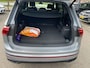 Volkswagen Tiguan Allspace 1.5 TSI R-Line Business+ 7p. | 150 PK | Automaat | Black Style | 7-Zitter | Panorama Schuif/Kantel Dak | Harman/Kardon Geluidsysteem | Head-Up Display | Digital Cockpit PRO | Digital Cockpit | Stoelverwarming | Navigatie PRO (Groot Scherm)