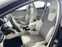 Volvo V40 T2 Nordic+ | 16" | Navigatie | Parkeersensoren | Stoelverwarming | Standkachel |