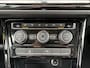 Volkswagen Touran 1.5 TSI Highline 7p / Navigatiesysteem full map / Voorstoelen verwarmd / 7 personen / Cruise control adaptief /