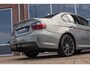 BMW 3-Serie 330i | Stoelverwarming | Schuifdak | PDC | Cruise control | Climate control | Navigatie Professional | Bluetooth | HiFi audio | 18 inch | M-sport bumpers | Spiegelpakket
