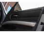 BMW 3-Serie 330i | Stoelverwarming | Schuifdak | PDC | Cruise control | Climate control | Navigatie Professional | Bluetooth | HiFi audio | 18 inch | M-sport bumpers | Spiegelpakket