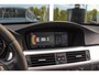 BMW 3-Serie 330i | Stoelverwarming | Schuifdak | PDC | Cruise control | Climate control | Navigatie Professional | Bluetooth | HiFi audio | 18 inch | M-sport bumpers | Spiegelpakket