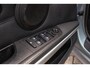 BMW 3-Serie 330i | Stoelverwarming | Schuifdak | PDC | Cruise control | Climate control | Navigatie Professional | Bluetooth | HiFi audio | 18 inch | M-sport bumpers | Spiegelpakket