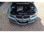 BMW 3-Serie 330i | Stoelverwarming | Schuifdak | PDC | Cruise control | Climate control | Navigatie Professional | Bluetooth | HiFi audio | 18 inch | M-sport bumpers | Spiegelpakket