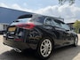 Mercedes-Benz A-klasse 180 Black Edition I Navigatie I Virtual Cockpit I Sport pakket I 1/2 Leer I LED I PDC I Dealer onderhouden