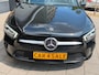 Mercedes-Benz A-klasse 180 Black Edition I Navigatie I Virtual Cockpit I Sport pakket I 1/2 Leer I LED I PDC I Dealer onderhouden