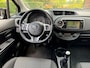 Toyota Yaris 1.3 VVT-i Aspiration /5 deurs / navigatie/camera/ 1e eig./ climate / cruise /etc. / NAP 139900 km./ APK tot 07/2027 /