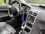 Peugeot 307 CC 2.0-16V 140PK Cabrio, Leder, Parkeersensoren, Stoelverwarming, Cruise Control, Climate Control