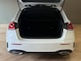 Mercedes-Benz A-klasse 180 AMG Line AUT. SFEERVERLICHTING CAMERA NAVIGATIE CRUISE PDC KEYLESS-GO STOELVERWARMING AIRCO USB