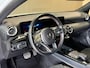 Mercedes-Benz A-klasse 180 AMG Line AUT. SFEERVERLICHTING CAMERA NAVIGATIE CRUISE PDC KEYLESS-GO STOELVERWARMING AIRCO USB