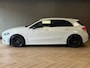 Mercedes-Benz A-klasse 180 AMG Line AUT. SFEERVERLICHTING CAMERA NAVIGATIE CRUISE PDC KEYLESS-GO STOELVERWARMING AIRCO USB