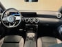 Mercedes-Benz A-klasse 180 AMG Line AUT. SFEERVERLICHTING CAMERA NAVIGATIE CRUISE PDC KEYLESS-GO STOELVERWARMING AIRCO USB