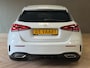 Mercedes-Benz A-klasse 180 AMG Line AUT. SFEERVERLICHTING CAMERA NAVIGATIE CRUISE PDC KEYLESS-GO STOELVERWARMING AIRCO USB