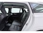 Volvo V60 2.0 T8 Twin Engine AWD Inscription | Panoramadak | CarPlay | Stoelventilatie & Verwarming | Memory | Pilot assist | PDC