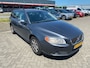 Volvo V70 2.5T Kinetic 200pk 2e eig. Clima Cruise PDC Trekhaak 1600kg.