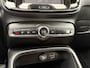Volvo XC40 1.5 T3 Momentum Pro / Trekhaak ( 1600 kg ) / Navigatiesysteem full map + hard disk / Airco (automatisch) /