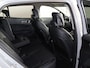 Kia Sportage 1.6 T-GDi Hybrid DynamicLine | Achteruitrijcamera | Privacy glass | Stuurwielverwarming | Elektrisch verstelbare voorstoelen | Stoelverwarming voor en achter |