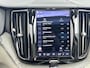 Volvo XC60 T6 Plus Dark | 19" Allseason | Adaptieve Cruise | Panoramadak | Elektr. verst. Stoelen | Keykess | Stoel/Stuur/Achterbankverwarming |