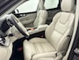 Volvo XC60 T6 Plus Dark | 19" Allseason | Adaptieve Cruise | Panoramadak | Elektr. verst. Stoelen | Keykess | Stoel/Stuur/Achterbankverwarming |