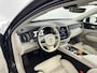 Volvo XC60 T6 Plus Dark | 19" Allseason | Adaptieve Cruise | Panoramadak | Elektr. verst. Stoelen | Keykess | Stoel/Stuur/Achterbankverwarming |