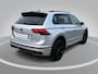 Volkswagen Tiguan 1.4TSIeHybrid 180kW/245PK R-Line Black Style · Panoramadak · Trekhaak · 360°Camera + Parkeersensoren ·