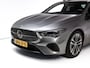 Mercedes-Benz CLA 180 Star Edition Luxury Line Night facelift | Panoramadak | Stoelverwarming | Camera | Sfeerverlichting | Comfortstoel | Draadloze tel. lader | Licht en zicht pakket | Keyless entry, Keyless start