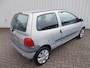 Renault Twingo 1.2-16V Paris Airco ( NW. APK KEURING BIJ VERKOOP )