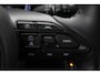 Toyota Yaris Cross 1.5 Hybrid Dynamic | Trekhaak | Apple Carplay / Android Auto | Stoel-/stuurverwarming | Verwarmbare voorruit | Adaptive Cruise | Full LED | Keyless | Clima | Camera | 17 inch