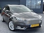 Ford Focus Wagon 1.0 Titanium 2e Eigenaar,Navi,Trekhaak,125pk,Clima,Cruise,Pdc V+A,6 Bak,Lm velgen,N.A.P,Apk tot 07-2027
