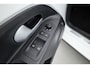 Volkswagen Up! 1.0 TSI BMT Cross Up! | RIJKLAAR !! | Cruise Control | PDC+A | Stoelverw. | Bluetooth | 16''