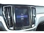 Volvo V60 2.0 T5 Inscription | Panoramadak | Cruise Control | Parkeersensoren achter | Lederen bekleding | Stoelverwarming voorzijde | Apple Carplay | Android Auto | Standkachel |