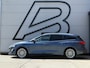 Ford Focus Wagon 1.0 EcoBoost Titanium Business 2e Eigenaar|Pano|Stoel+stuurverw|Adap Cruise|Carplay|HUD|Dealer Onderhouden|Camera|Clima|PDC V+A|Trekhaak|LM velgen|Navi|Elek Ramen|N.A.P.|APK tot 07-2027