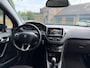 Peugeot 208 | Navi | Clima | Cruise | PDC | Nieuwe APK | NAP
