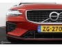 Volvo V60 2.0 T8 Twin Engine AWD R-Design |Head Up | Adaptive Cruise | Keyless | Camera | BLISS | Verwarmbare voorstoelen | Trekhaak | Dealer onderhouden
