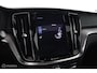 Volvo V60 2.0 T8 Twin Engine AWD R-Design |Head Up | Adaptive Cruise | Keyless | Camera | BLISS | Verwarmbare voorstoelen | Trekhaak | Dealer onderhouden