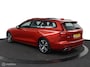Volvo V60 2.0 T8 Twin Engine AWD R-Design |Head Up | Adaptive Cruise | Keyless | Camera | BLISS | Verwarmbare voorstoelen | Trekhaak | Dealer onderhouden