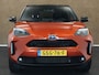 Toyota Yaris Cross 1.5 Hybrid Spicy Edition - DODEHOEK DETECTIE - PARKEERSENSOREN VOOR/ ACHTER - DRAADLOZE TELEFOONLADER - NAVIGATIE - TWON TONE LAK - 4 SEIZOENENBANDEN VREDESTEIN - KEYLESS ENTRY/ START - STOELVERWARMING - STUURVERWARMING - VOORRUITVERWARMING BIJ RUITENWISSERS