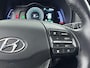 Hyundai Kona Electric EV Premium 64 kWh | Camera | SOH 96% | Warmtepomp | Navi & Carplay/Android | Clima | Stoelverkoeling & Stoel stuur verwarming |