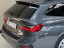BMW 3-Serie Touring 318i Advantage, 157Pk, 2022, 1ste eigenaar, Panoramadak, Trekhaak, Climate control, Apple CarPlay, Sportstoelen, Navigatie, Elektrische achterklep, Parkeersensoren,