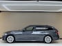 BMW 3-Serie Touring 318i Advantage, 157Pk, 2022, 1ste eigenaar, Panoramadak, Trekhaak, Climate control, Apple CarPlay, Sportstoelen, Navigatie, Elektrische achterklep, Parkeersensoren,