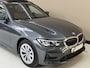 BMW 3-Serie Touring 318i Advantage, 157Pk, 2022, 1ste eigenaar, Panoramadak, Trekhaak, Climate control, Apple CarPlay, Sportstoelen, Navigatie, Elektrische achterklep, Parkeersensoren,