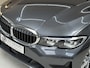 BMW 3-Serie Touring 318i Advantage, 157Pk, 2022, 1ste eigenaar, Panoramadak, Trekhaak, Climate control, Apple CarPlay, Sportstoelen, Navigatie, Elektrische achterklep, Parkeersensoren,