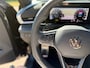 Volkswagen T-Roc 1.5 eTsi R-Line First Edition / BTW Auto / Automaat / 20"LM Velgen / Camera / Panorama dak / Stoelverwarming