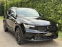 Volvo XC40 1.5 | R-Design |black on black|H & K