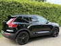 Volvo XC40 1.5 | R-Design |black on black|H & K