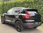 Volvo XC40 1.5 | R-Design |black on black|H & K