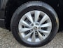 Skoda Karoq 1.5 TSI ACT Business Edition / Wegklapbare Trekhaak / Dealer Onderhouden / Carplay / Android Auto / Sensoren Achter / Cruise Control /