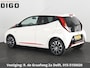Toyota Aygo 1.0 VVT-i X-Play + Coral Red Pack | Apple Carplay & AndroidAUTO | 1e eigenaar | Dealer Onderhouden | Airco | Privacy Glass |